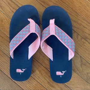 Vineyard Vines Patterned Flip Flops